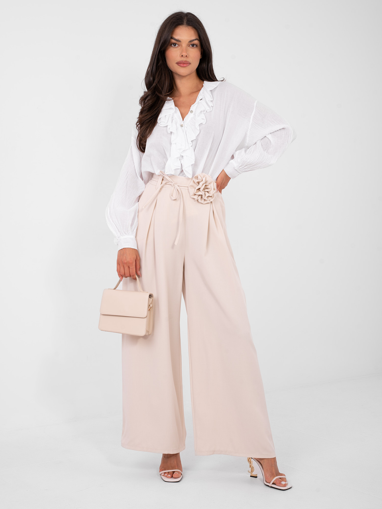 Pantalon en tissu à jambes larges avec poches