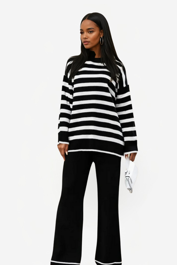 Set aus gestreiftem Pullover und Hose