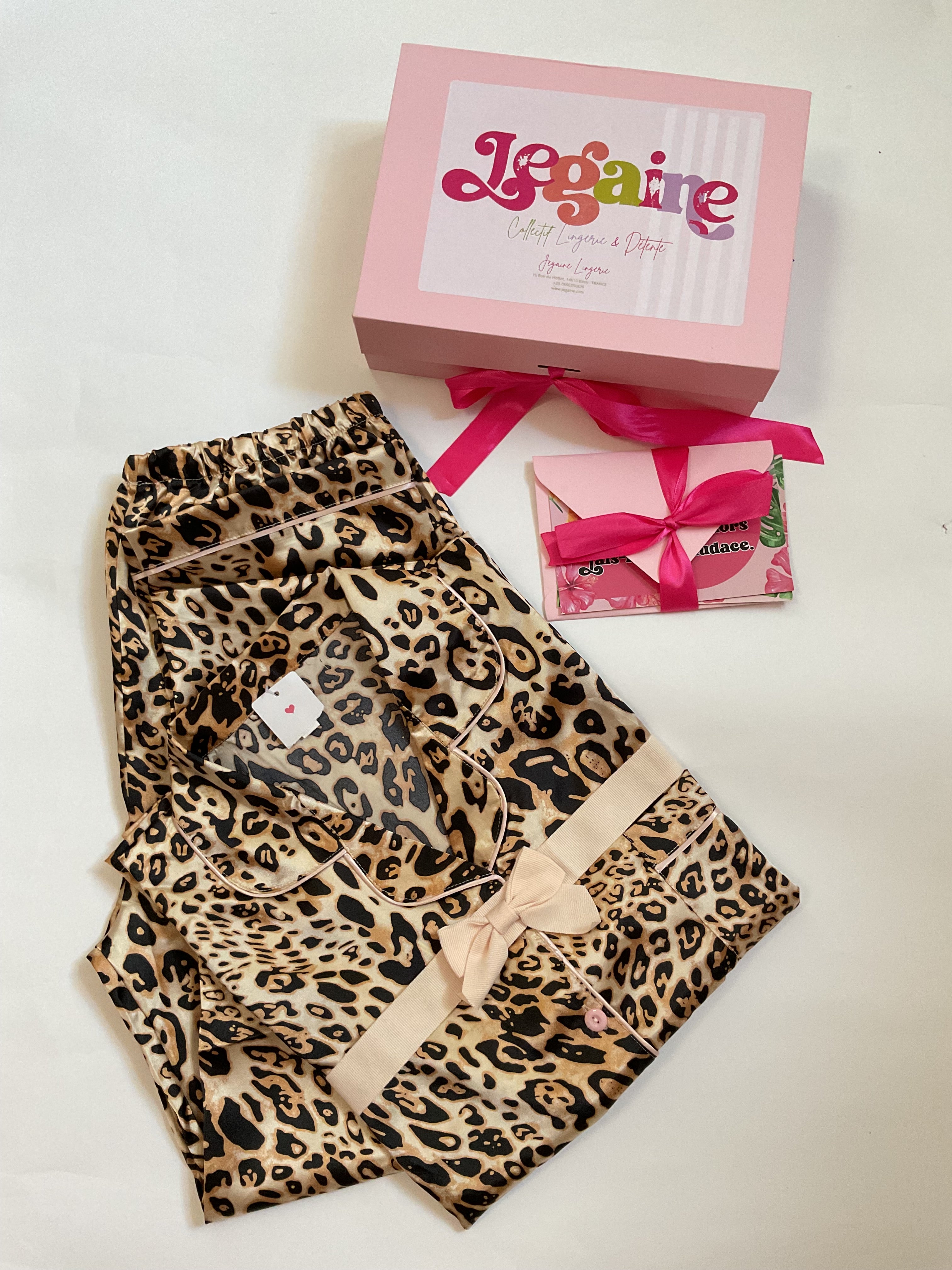 Pyjama femme satin léopard Coffretshop deux pièces (haut et pantalon) – ensemble cocooning élégant