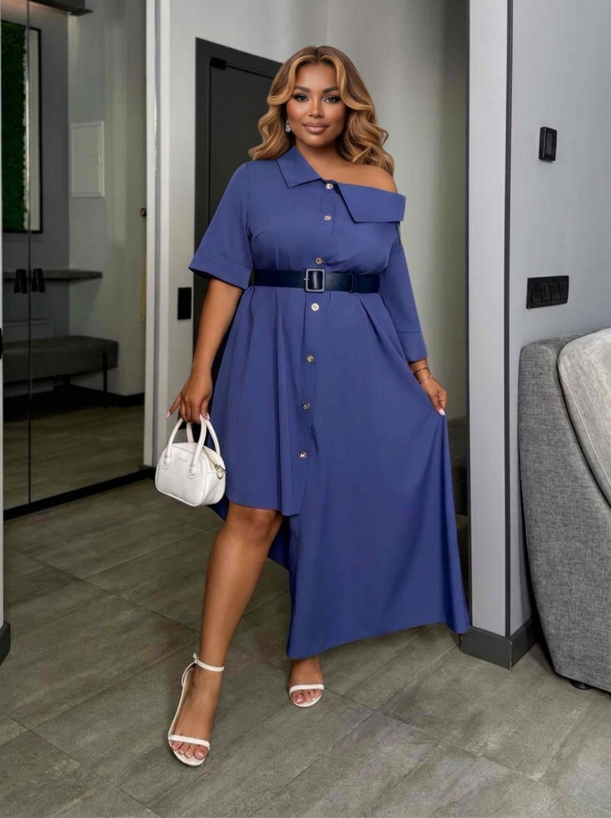 Robe chemise asymétrique ceinturée décontractée pour femme, coupe ceinturée, parfaite pour les rendez-vous, les fêtes, les sorties restaurant et les trajets quotidiens.