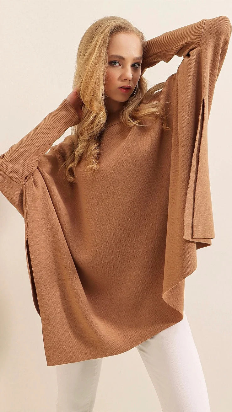 Oversized Knitted Poncho-Sweater – Round neck
