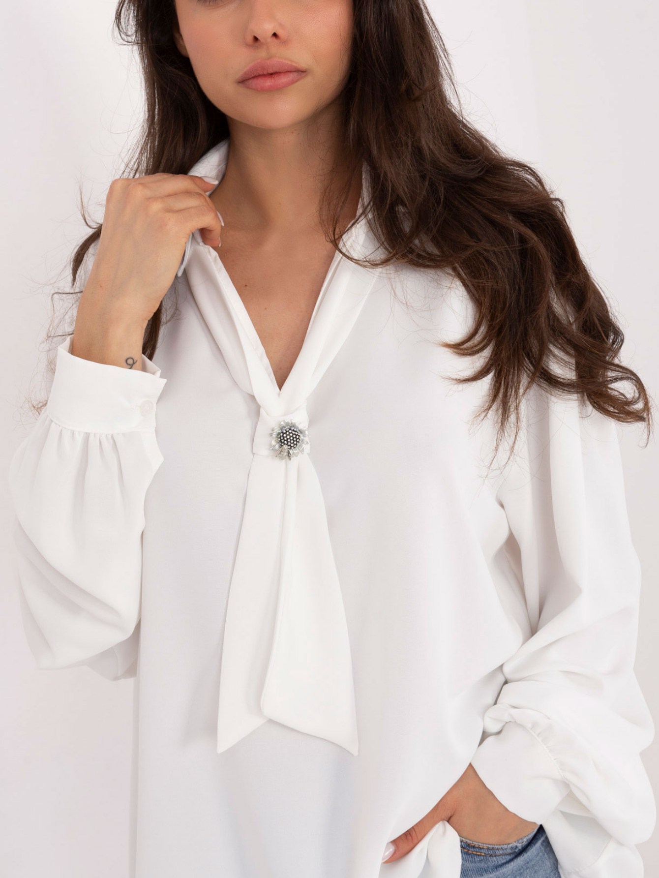 Chemisier longue manches fluide avec cravate