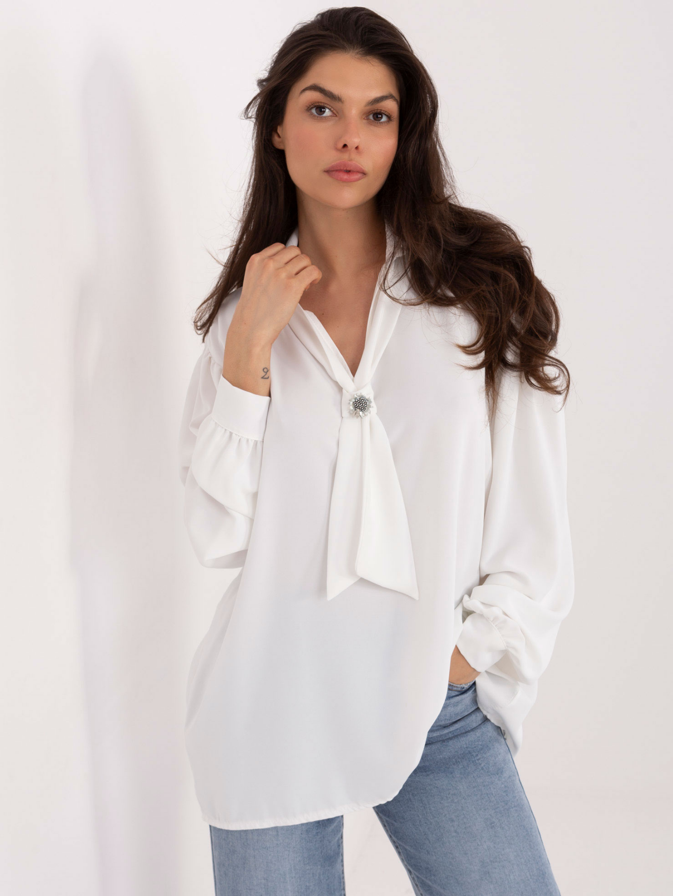 Chemisier longue manches fluide avec cravate