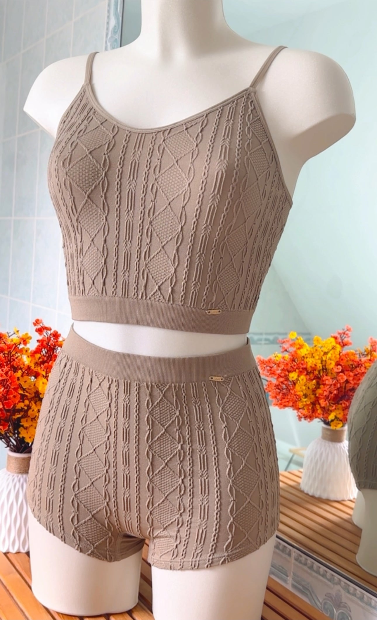 Ensemble brassière bretelle réglables avec short taille haute