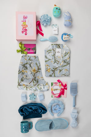 Coffret Jegaine pyjama femme bleu imprimé étoiles avec accessoires cocooning